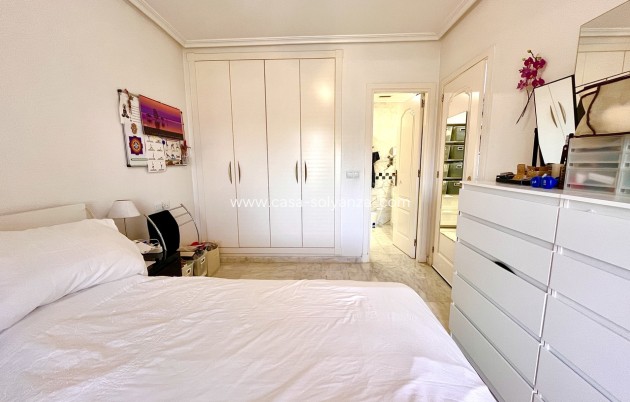 Resale - Apartment / flat - Villamartin - Costa Blanca