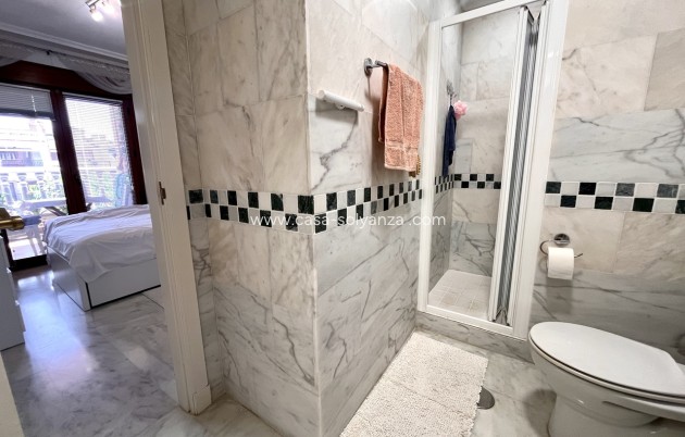 Resale - Apartment / flat - Villamartin - Costa Blanca