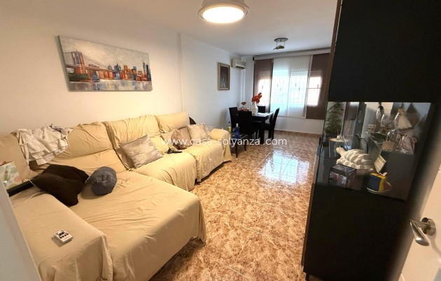 Resale - Apartment / flat - Los Alcázares - Center