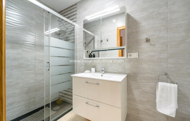 Resale - Apartment / flat - Torrevieja - Playa De Los Naufragos