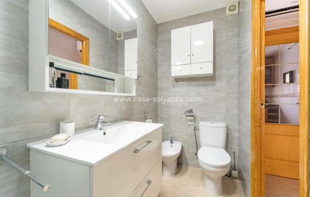 Resale - Apartment / flat - Torrevieja - Playa De Los Naufragos