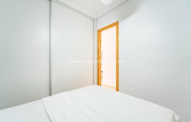 Resale - Apartment / flat - Torrevieja - Playa De Los Naufragos