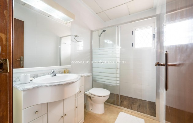 Resale - Apartment / flat - Torrevieja - Playa De Los Naufragos