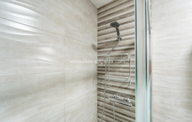 Resale - Apartment / flat - Torrevieja - Playa De Los Naufragos