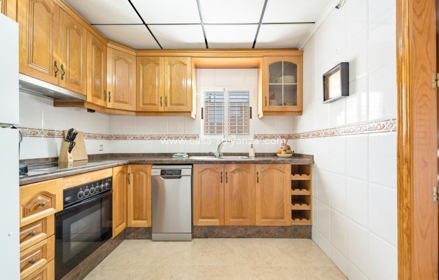 Resale - Apartment / flat - Torrevieja - Playa De Los Naufragos