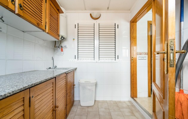Resale - Apartment / flat - Torrevieja - Playa De Los Naufragos