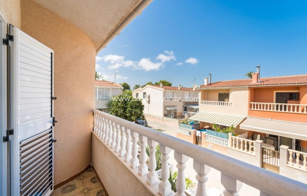 Resale - Apartment / flat - Torrevieja - Playa De Los Naufragos