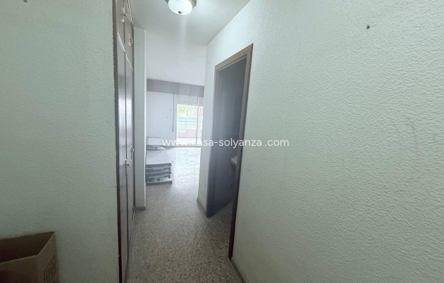 Resale - Apartment / flat - Torrevieja - Puerto