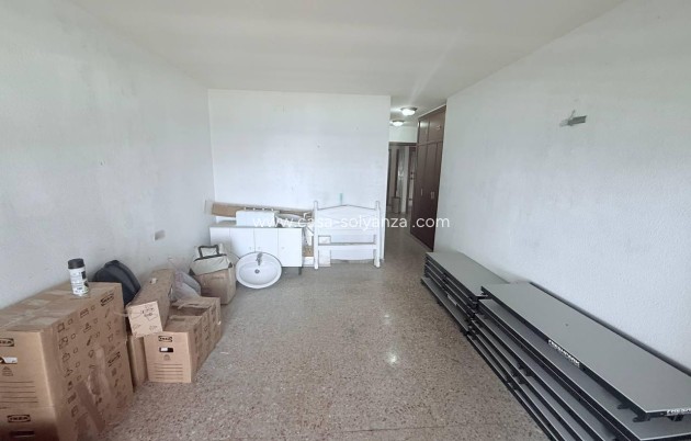 Resale - Apartment / flat - Torrevieja - Puerto