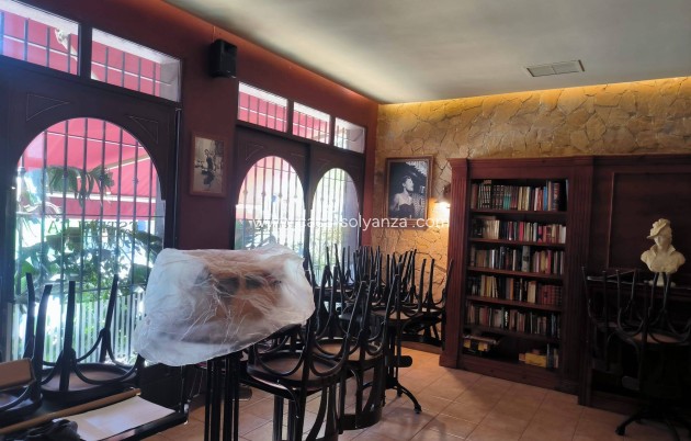 Resale - Commercial - Lo Pagan - Villananitos