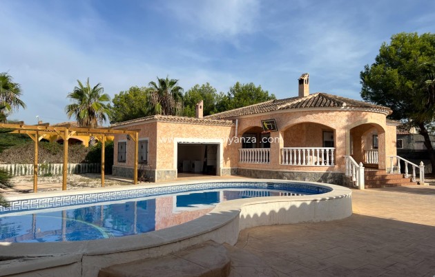 Resale - Villa - Dolores - Cmno. Escorredor