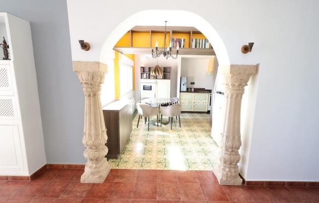 Resale - Villa - Orihuela Costa - Villamartín