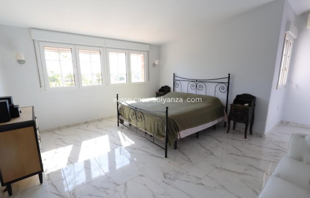 Resale - Villa - Orihuela Costa - Villamartín