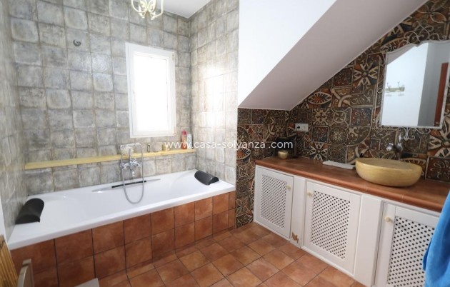 Resale - Villa - Orihuela Costa - Villamartín