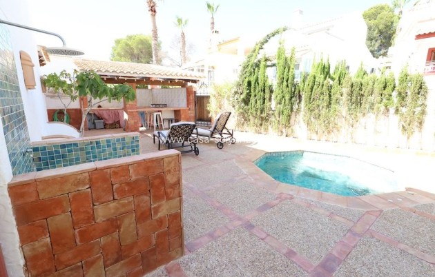 Resale - Villa - Orihuela Costa - Villamartín