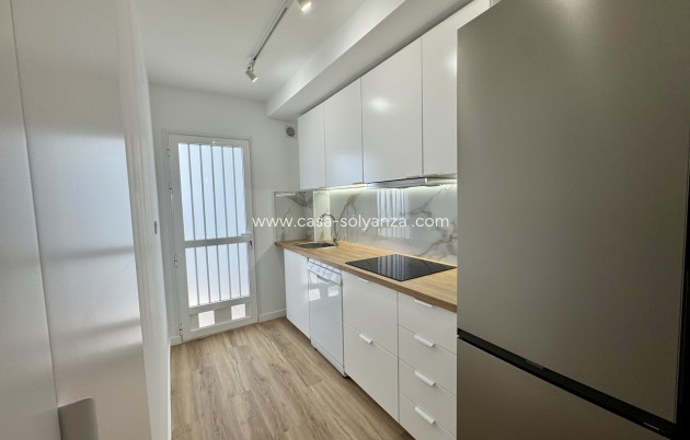 Resale - Apartment / flat - Los Altos - Costa Blanca