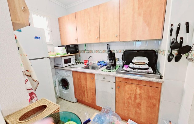 Resale - Apartment / flat - Torrevieja - Estacion Autobuses