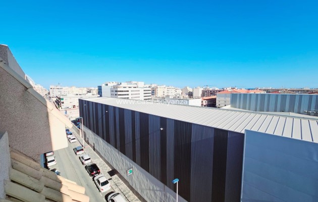 Resale - Apartment / flat - Torrevieja - Estacion Autobuses