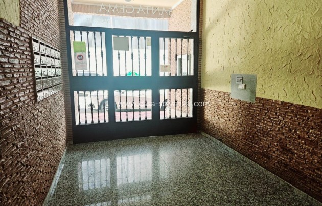 Resale - Apartment / flat - Torrevieja - Estacion Autobuses
