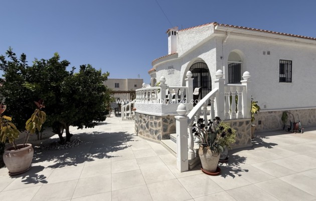 Resale - Villa - Torrevieja - Costa Blanca