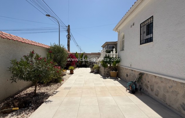 Resale - Villa - Torrevieja - Costa Blanca