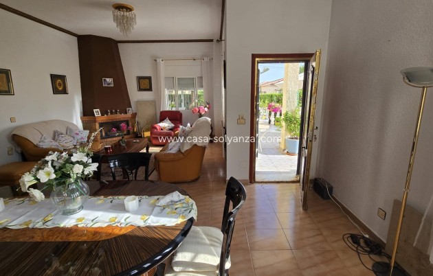 Resale - Villa - Torrevieja - La Siesta