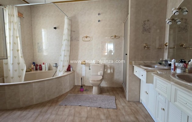 Resale - Villa - Torrevieja - La Siesta