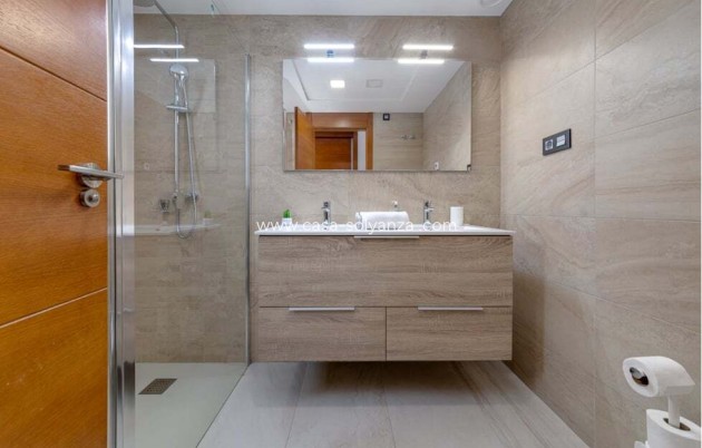 Resale - Villa - El Raso - Guardamar del Segura