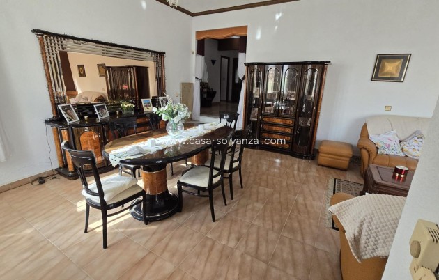 Resale - Villa - Torrevieja - Costa Blanca