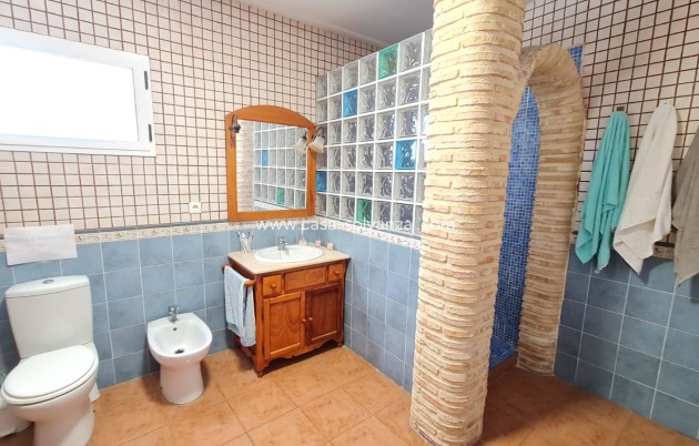 Resale - Villa - La Romana - Inland