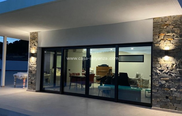 Resale - Villa - Pinoso - Inland