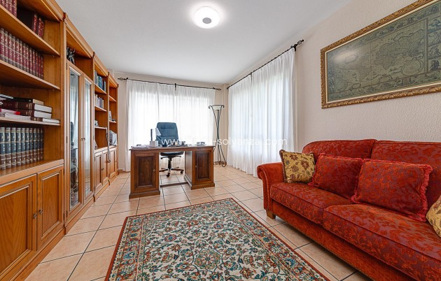 Resale - Villa - Torrevieja - La veleta