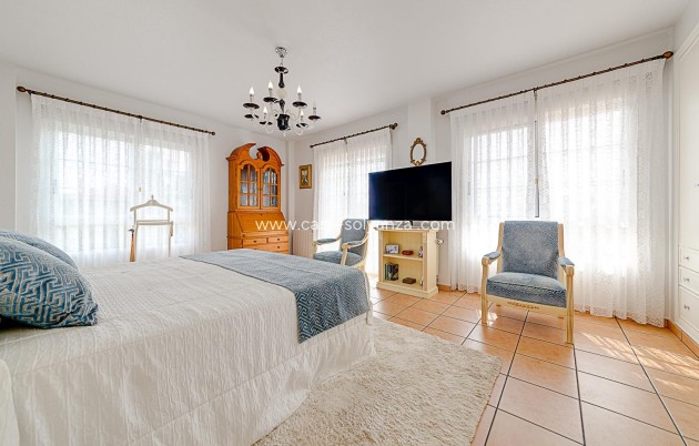 Resale - Villa - Torrevieja - La veleta