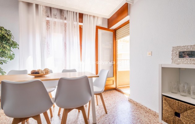 Resale - Apartment / flat - Torrevieja - Playa De Los Naufragos