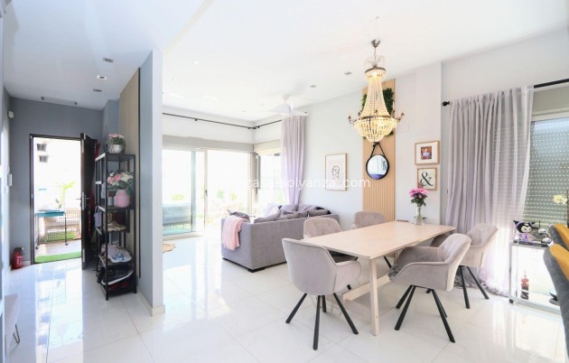 Resale - Villa - Orihuela Costa - Villamartín