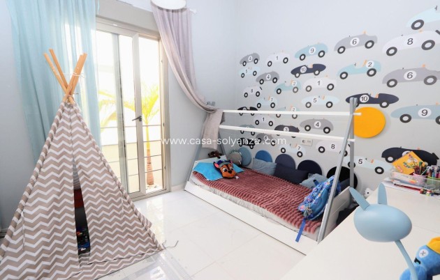 Resale - Villa - Orihuela Costa - Villamartín