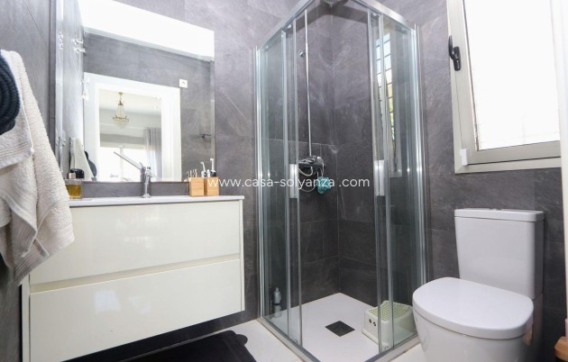 Resale - Villa - Orihuela Costa - Villamartín