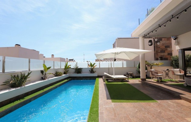 Resale - Villa - Orihuela Costa - Villamartín