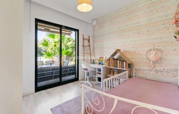 Resale - Villa - Orihuela Costa - La Zenia