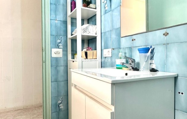 Reventa - Apartamento / piso - Torrevieja - Estacion Autobuses