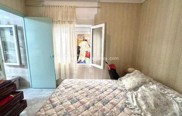 Reventa - Apartamento / piso - Torrevieja - Estacion Autobuses