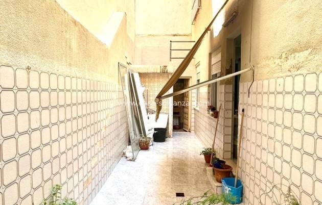 Reventa - Apartamento / piso - Torrevieja - Estacion Autobuses