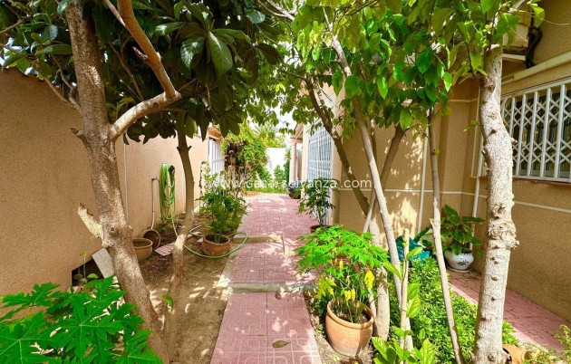 Resale - Villa - Torrevieja - Los Balcones