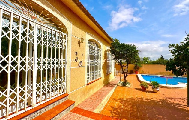 Resale - Villa - Torrevieja - Los Balcones