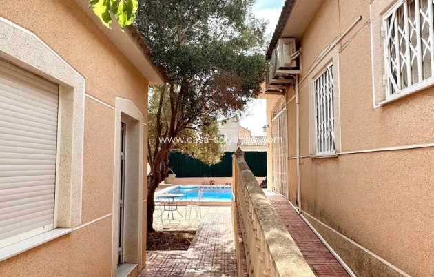 Resale - Villa - Torrevieja - Los Balcones