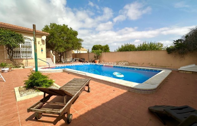 Resale - Villa - Torrevieja - Los Balcones