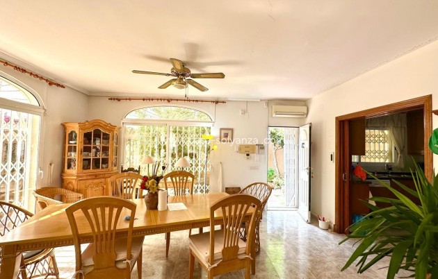 Resale - Villa - Torrevieja - Los Balcones