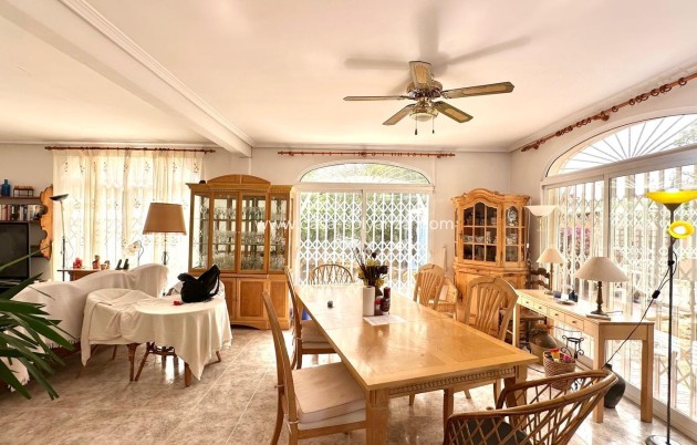 Resale - Villa - Torrevieja - Los Balcones