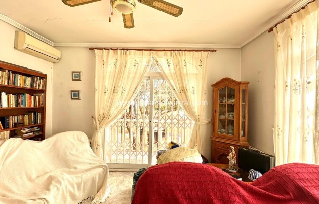 Resale - Villa - Torrevieja - Los Balcones