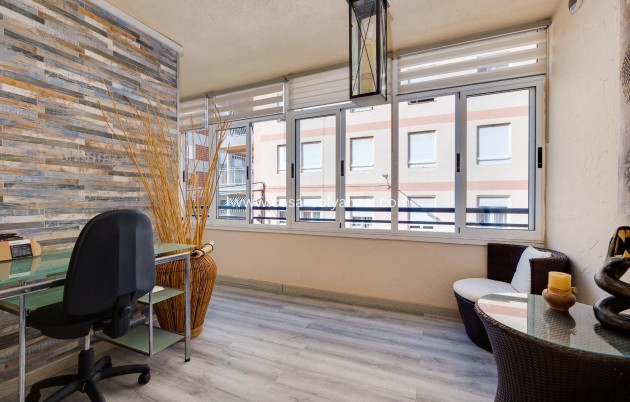 Resale - Apartment / flat - Torrevieja - Acequion